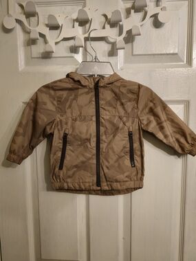 GAP Kids Hooded Rain Jacket in Tan Camo